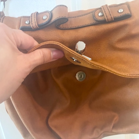 Call it Spring Shoulder Bag - Picture 5 of 11